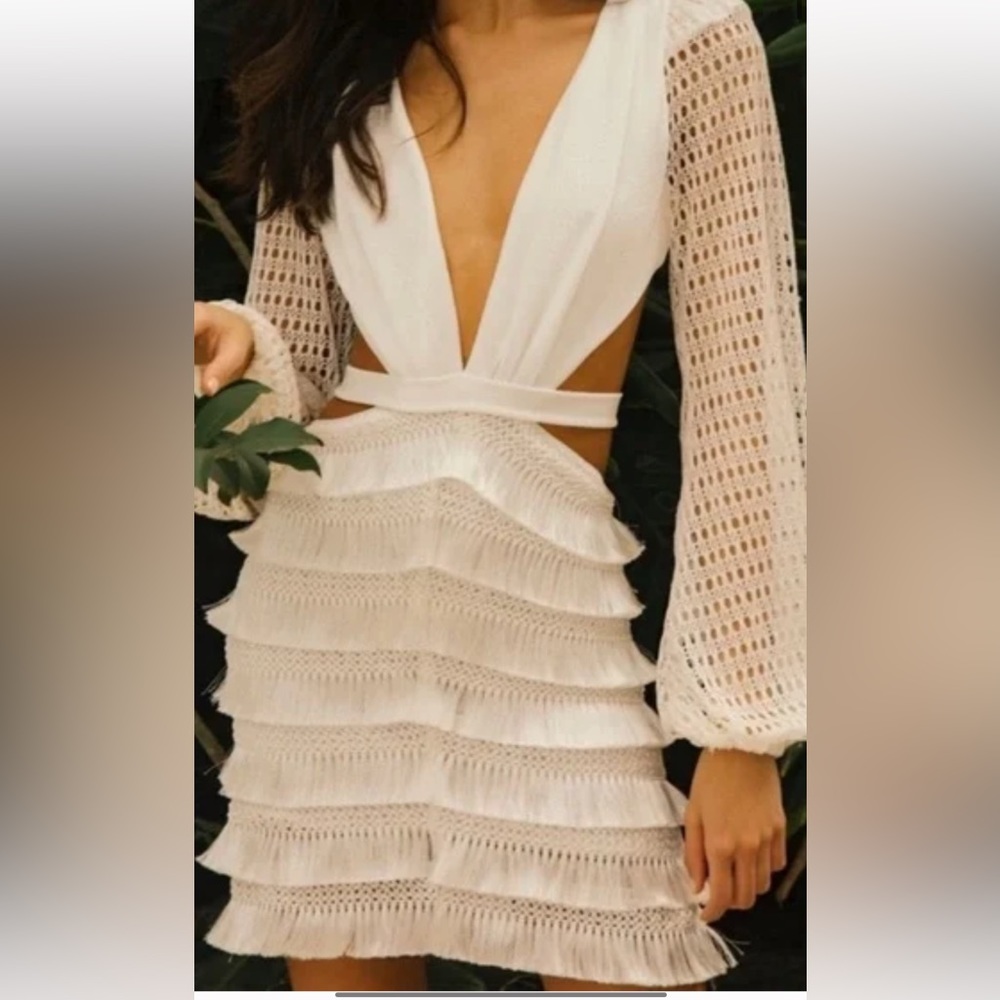 Gorgeous White patbo short crochet and fringe beach dress 2021 season size 2
